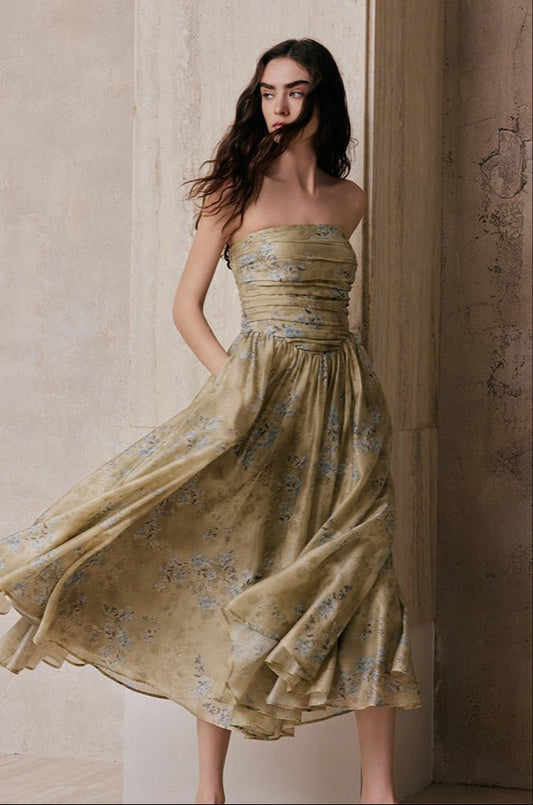 Tiitaa.com × Tiitaa: Beading Halter Dress(Check Below Same Price With Tmall） runway look in 4