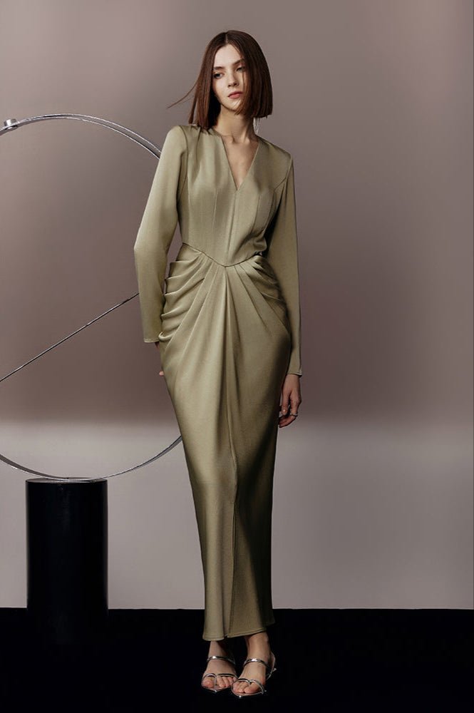 Tiitaa.com × Tiitaa: V - neck Design Speed Dress(Check Below Same Price With Tmall） runway look in 0 - 2