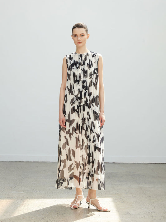 Tiitaa.com × Tiitaa: Butterfly Print Pleated Sleeveless Dress(Check Below Same Price With Taobao） runway look in 6 - 8
