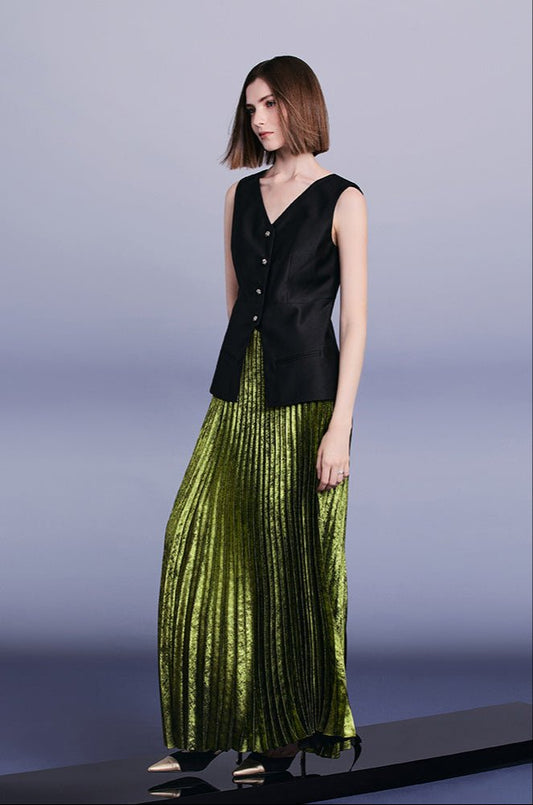 Tiitaa.com × Tiitaa: Green Pleated Half Skirt(Check Below Same Price With Tmall） runway look in 0