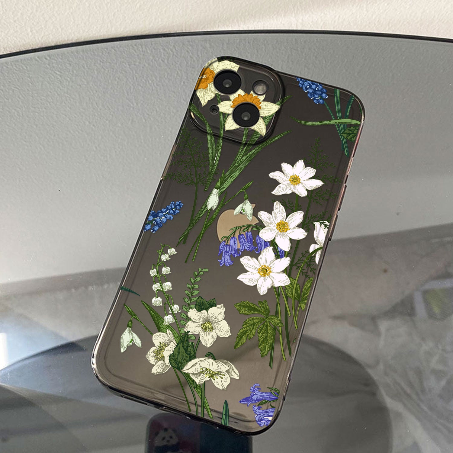 Tiitaa.com × Tiitaa: Niche Fine Art Phone Case runway look in IPHONE 16