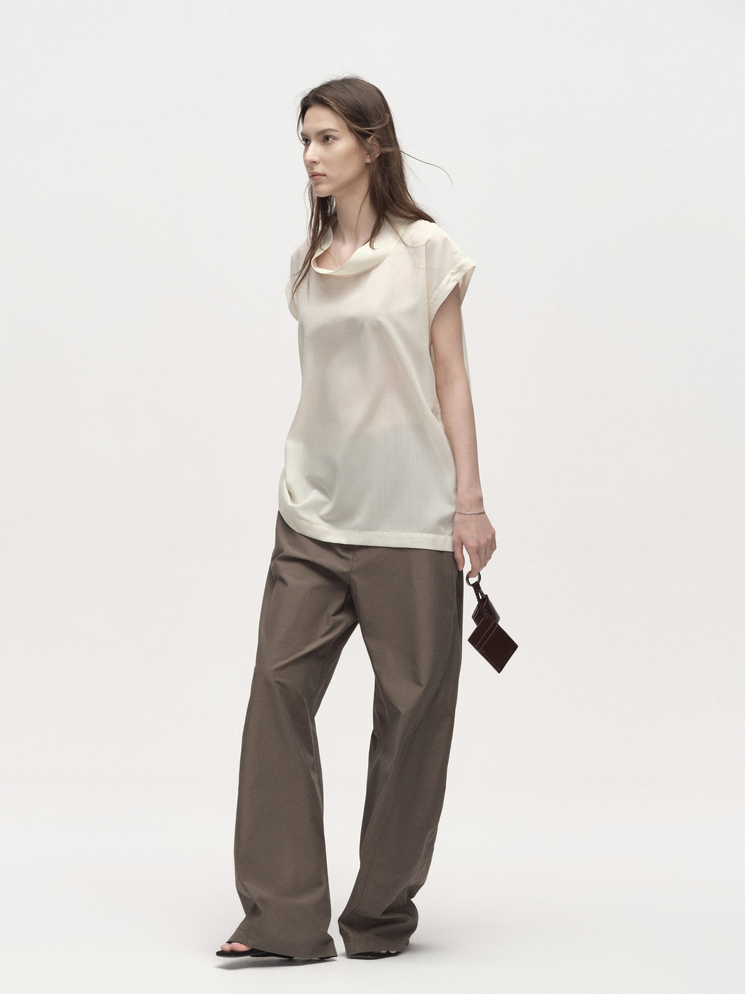 Tiitaa.com × Tiitaa: Lightweight Swing Collar Shirt(Check Below Same Price With Tmall） runway look in Almond