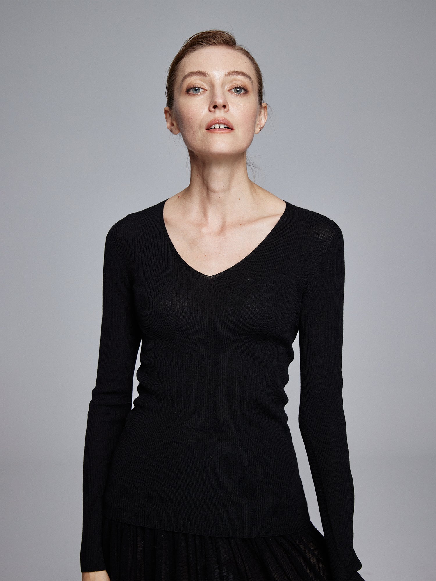 Tiitaa.com × Tiitaa: V - neck Seamless Bottom Shirt(Check Below Same Price With Taobao） runway look in 4