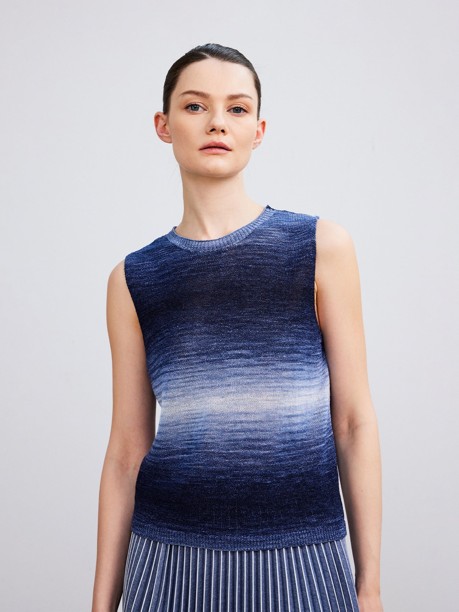Tiitaa.com × Tiitaa: Round Neck Gradient Knit Undershirt(Check Below Same Price With Taobao） runway look in 0 - 2