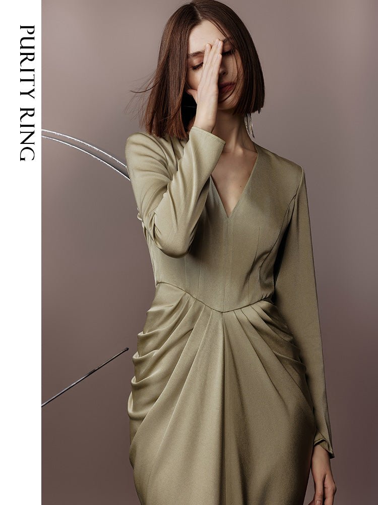 Tiitaa.com × Tiitaa: V - neck Design Speed Dress(Check Below Same Price With Tmall） runway look in 0 - 2