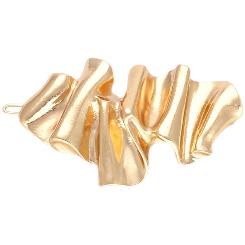 Tiitaa.com × Tiitaa: Pleated Metal Hair Clips runway look in Gold