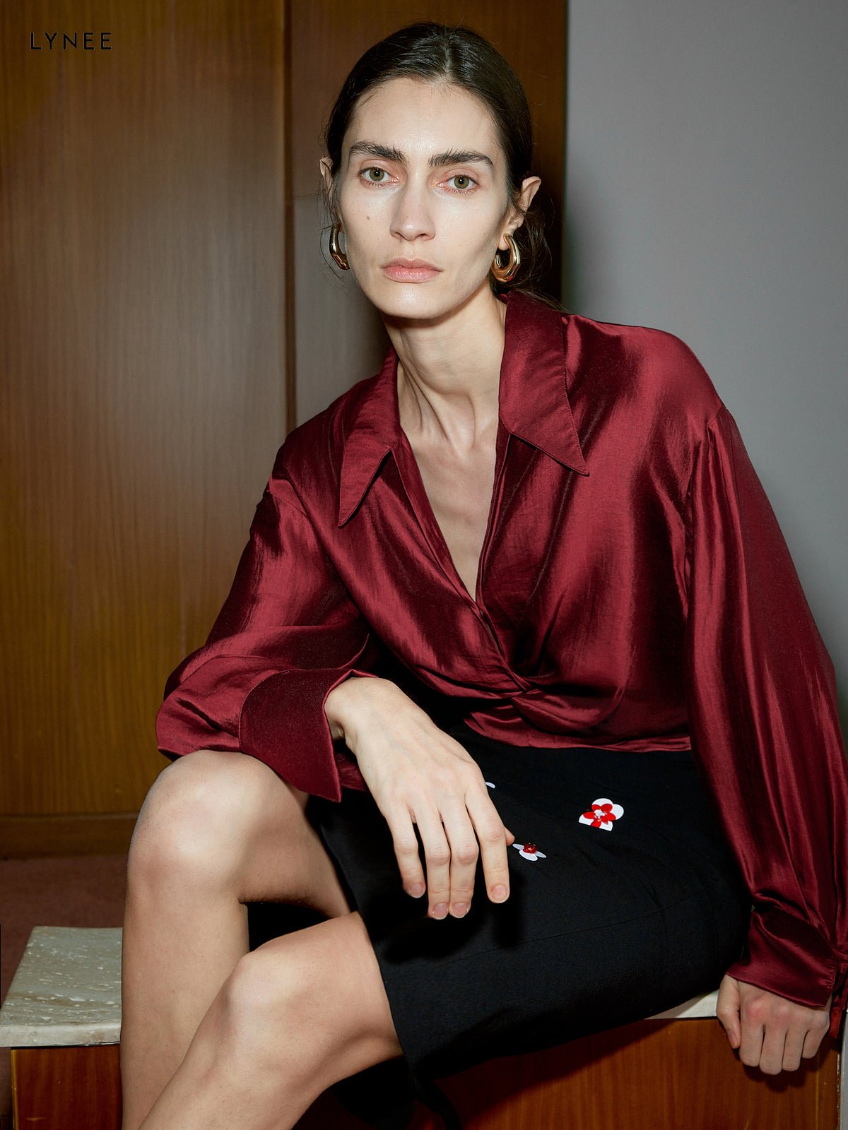 Tiitaa.com × Tiitaa: Glossy Textured Shirt(Check Below Same Price With Tmall） runway look in Burgundy