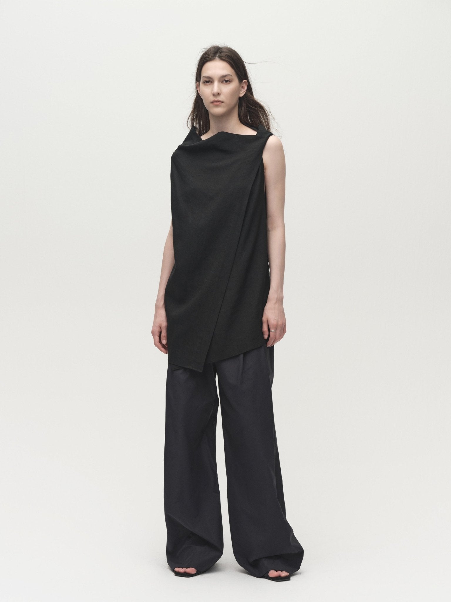Tiitaa.com × Tiitaa: One Neck Sleeveless Camisole(Check Below Same Price With Tmall） runway look in Black