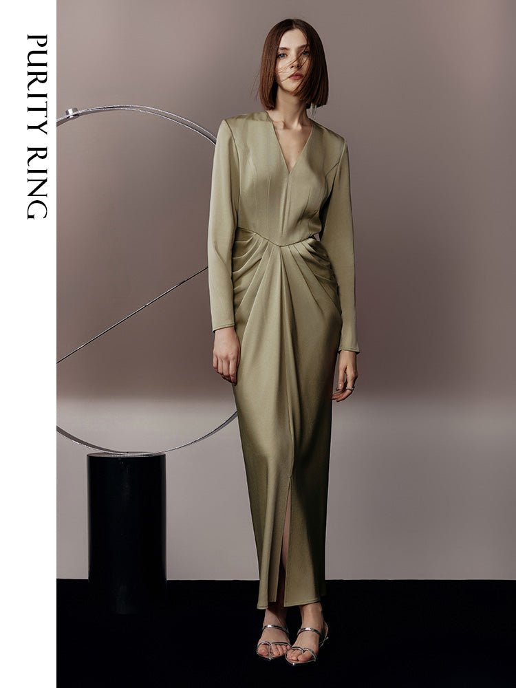 Tiitaa.com × Tiitaa: V - neck Design Speed Dress(Check Below Same Price With Tmall） runway look in 0 - 2
