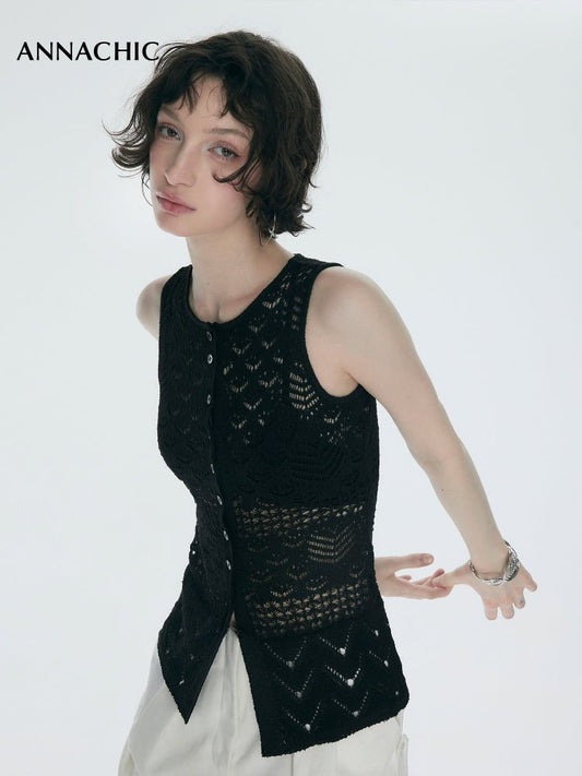 Tiitaa.com × Tiitaa: 14 runway look in