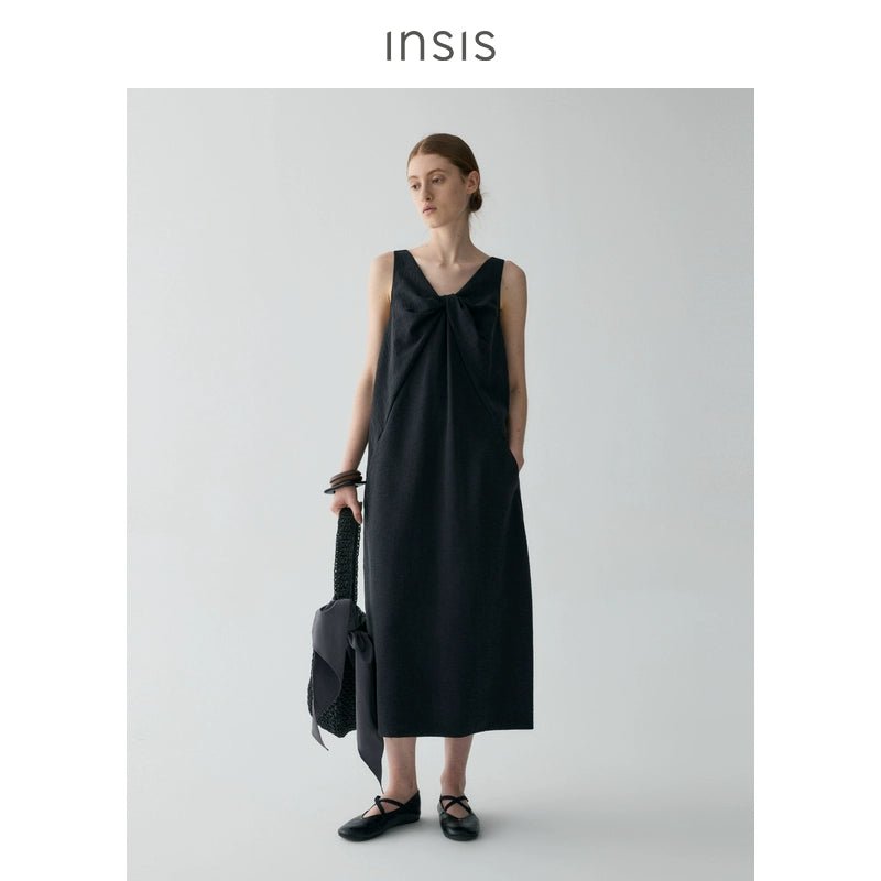 Tiitaa.com × Tiitaa: Bow V - neck Sleeveless Dress(Check Below Same Price With Tmall） runway look in Black