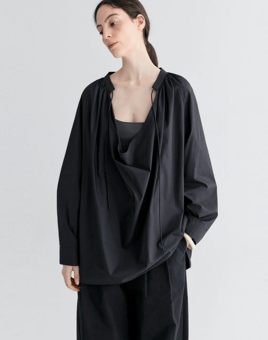 Tiitaa.com × Tiitaa: Draw Pleat Swing Collar Loose Blouse(Check Below Same Price With Tmall） runway look in Black