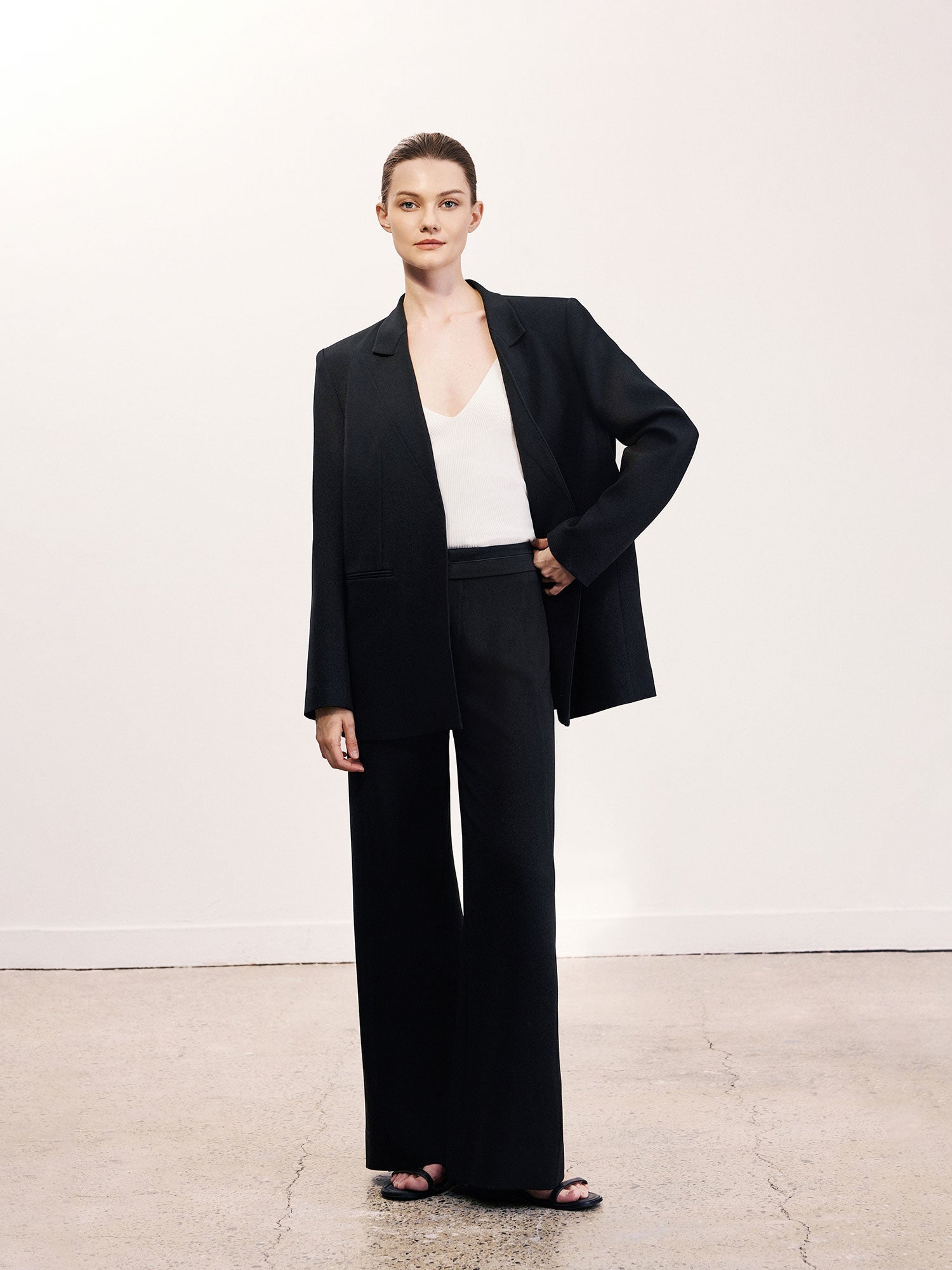 Tiitaa.com × Tiitaa: Acetate Bump Collar Blazer(Check Below Same Price With Taobao） runway look in White