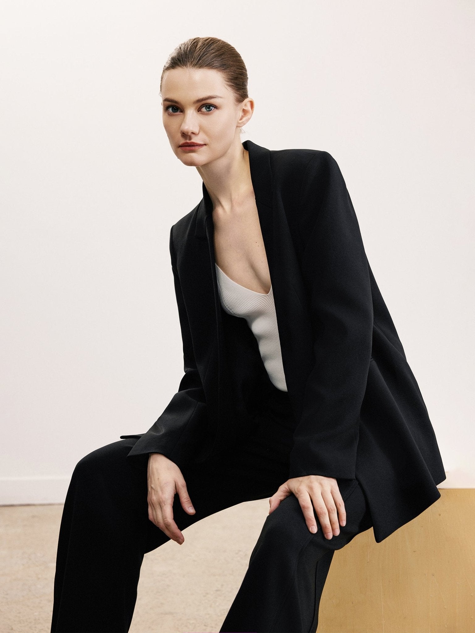 Tiitaa.com × Tiitaa: Acetate Bump Collar Blazer(Check Below Same Price With Taobao） runway look in Black