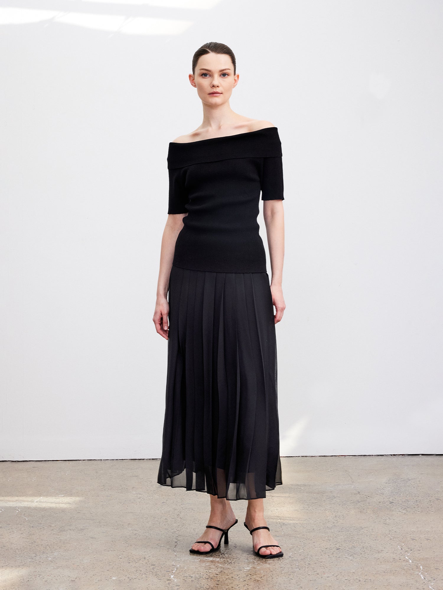Tiitaa.com × Tiitaa: Chiffon Pleated Lightweight Bustier Dress(Check Below Same Price With Taobao） runway look in Black