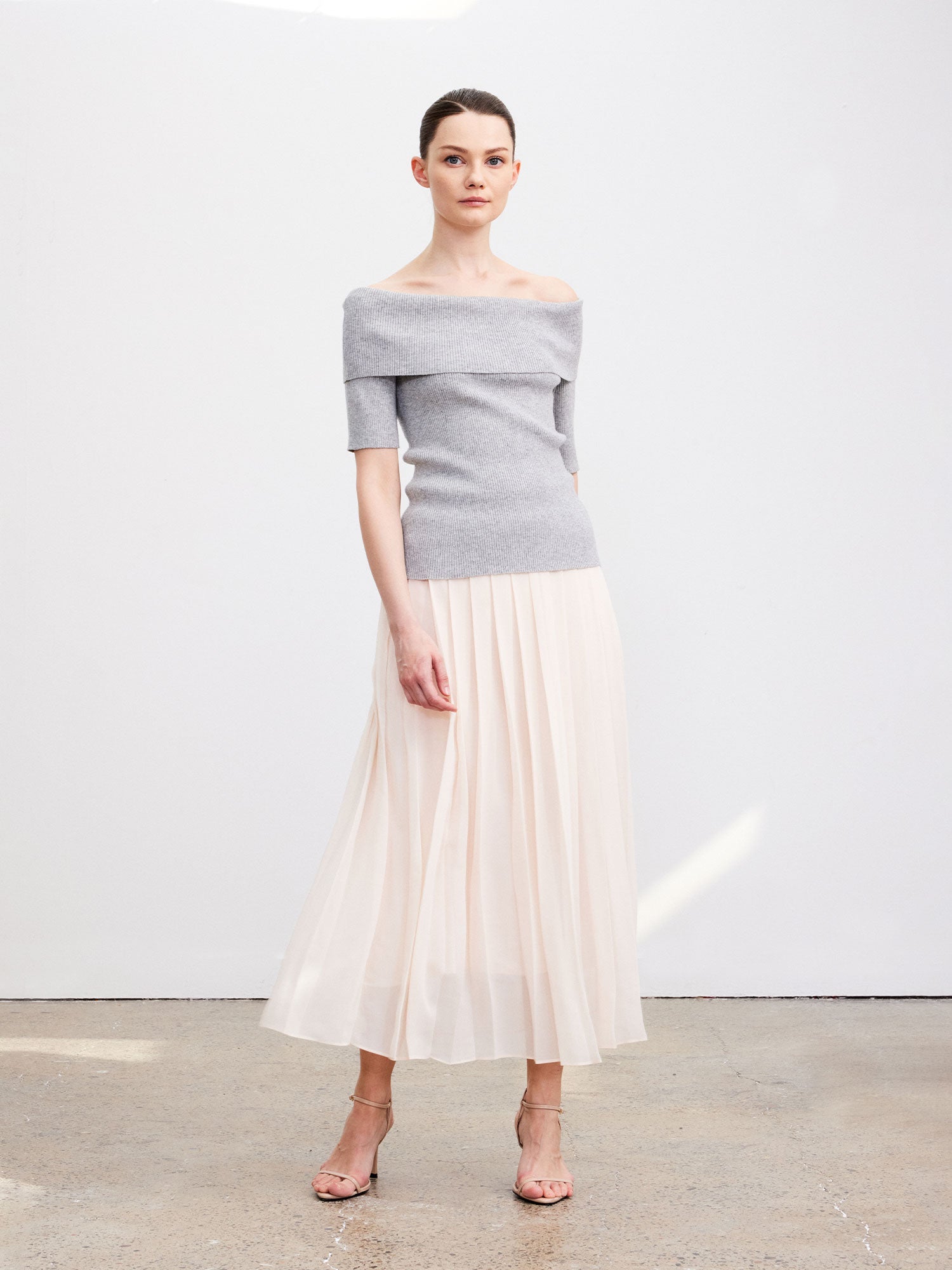 Tiitaa.com × Tiitaa: Chiffon Pleated Lightweight Bustier Dress(Check Below Same Price With Taobao） runway look in Nude