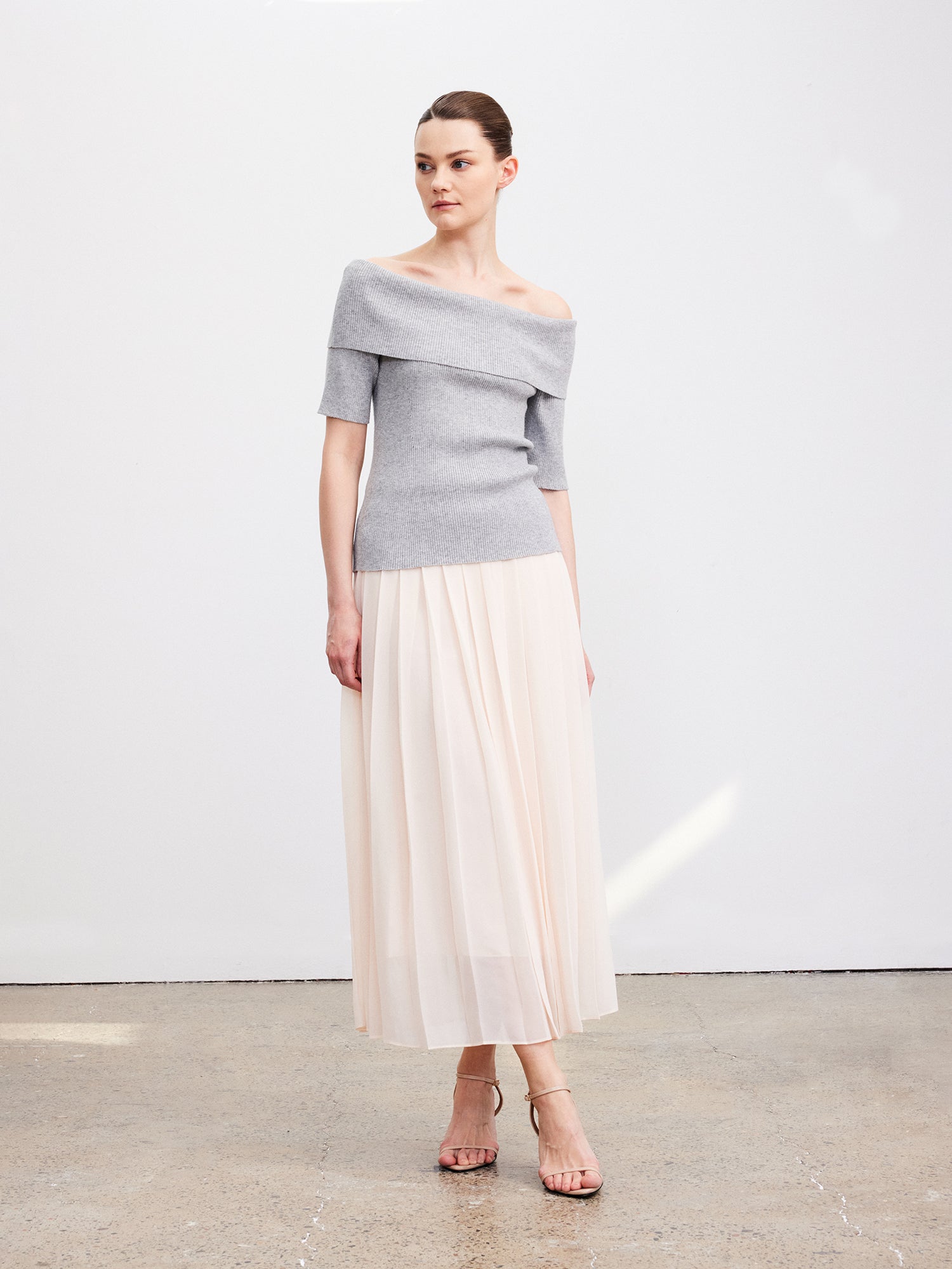 Tiitaa.com × Tiitaa: Chiffon Pleated Lightweight Bustier Dress(Check Below Same Price With Taobao） runway look in Nude