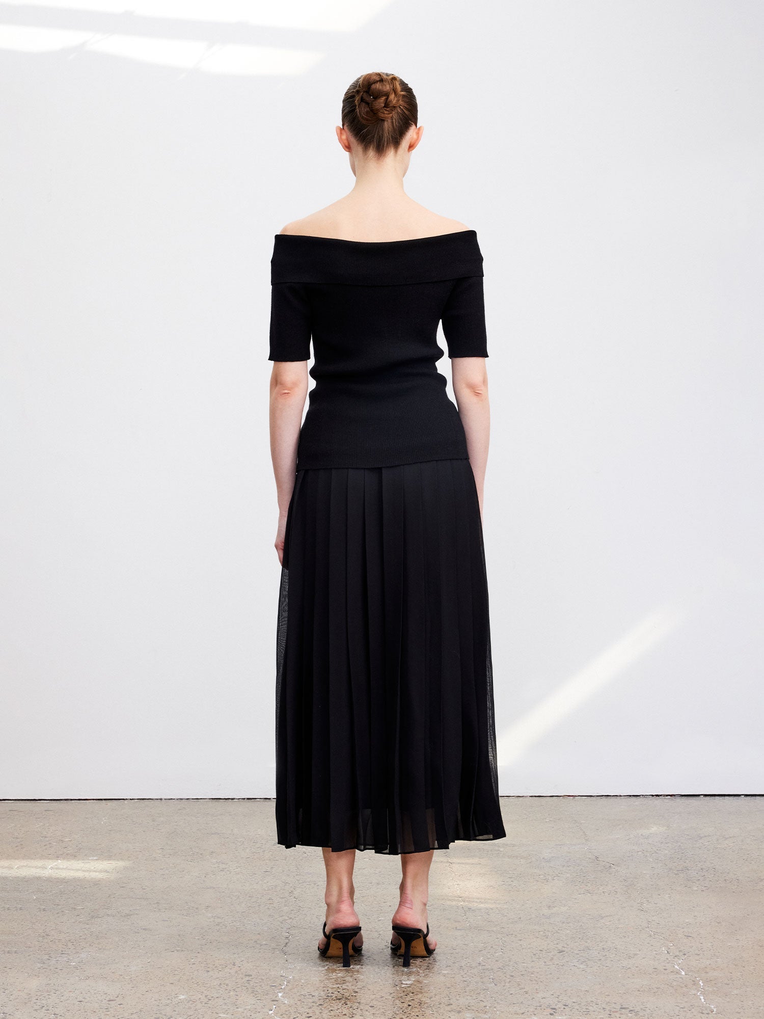 Tiitaa.com × Tiitaa: Chiffon Pleated Lightweight Bustier Dress(Check Below Same Price With Taobao） runway look in Nude