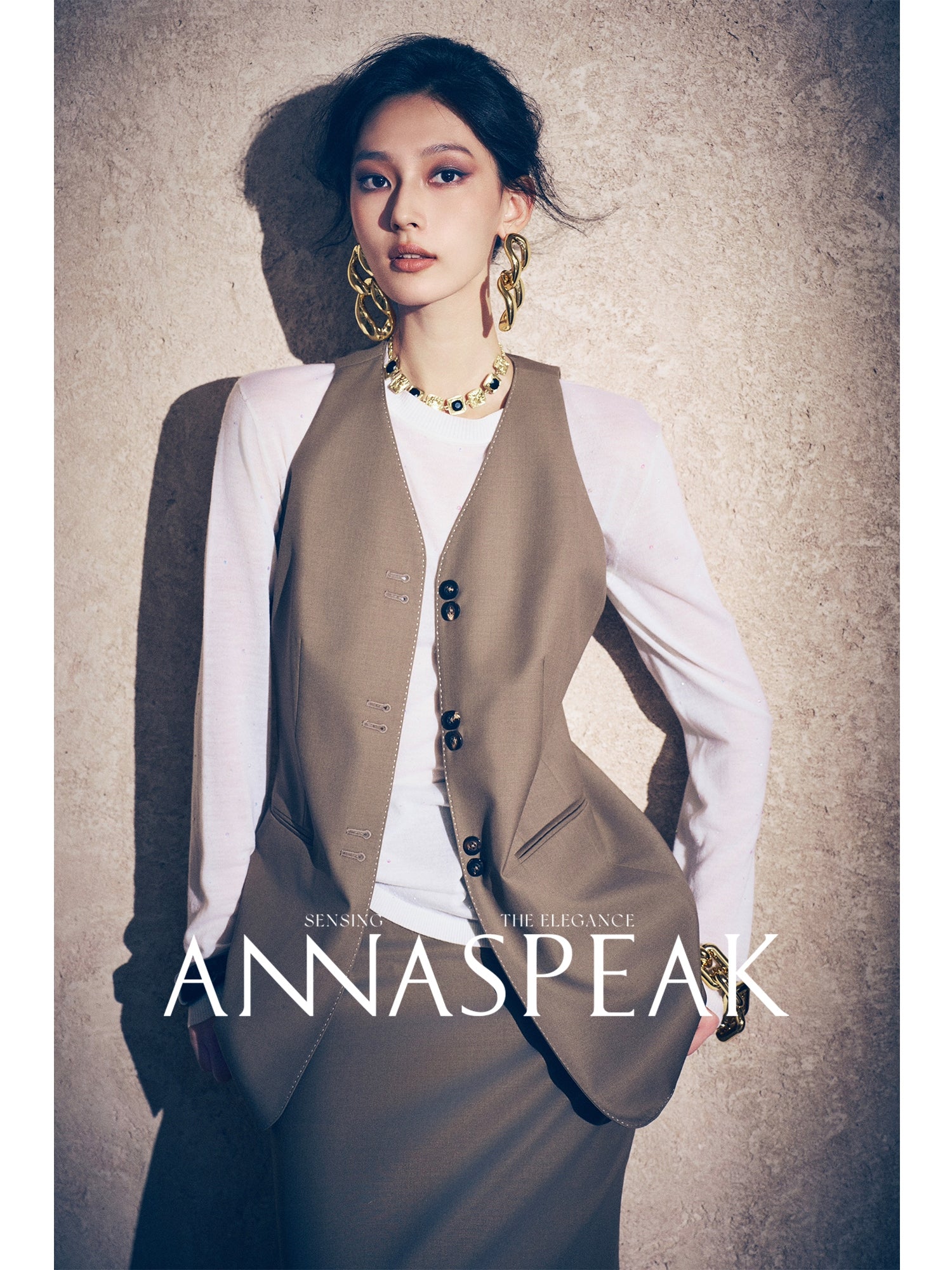Tiitaa.com × Tiitaa: Diamond - embellished Sweater(Check Below Same Price With Taobao） runway look in White