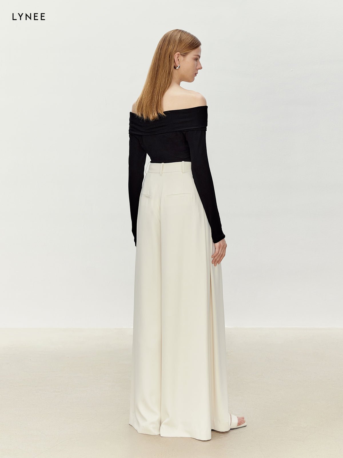 Tiitaa.com × Tiitaa: Side - pleated Lightweight Wide - leg Pants(Check Below Same Price With Tmall） runway look in Black
